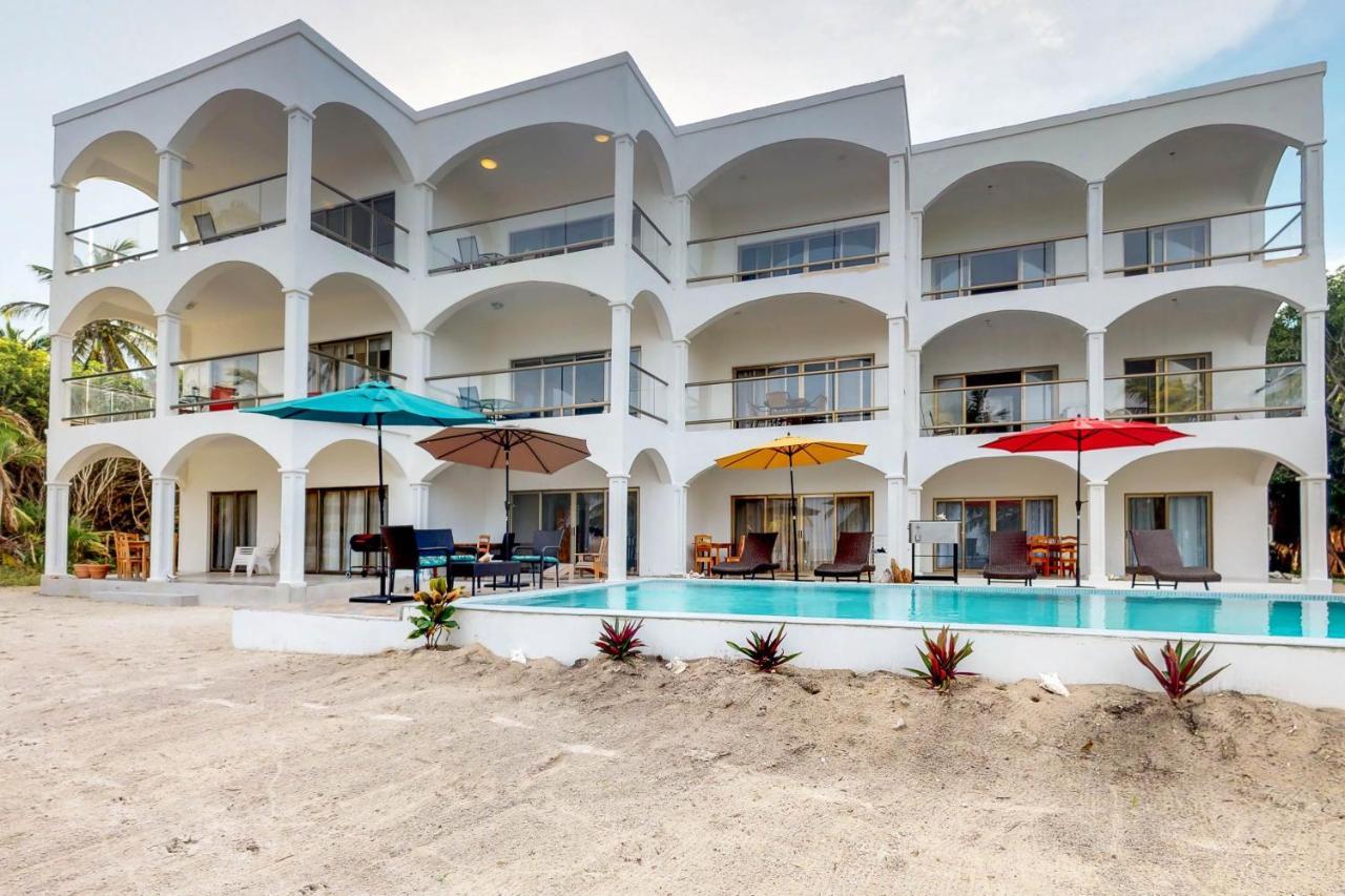 Blue Water Beach Villas San Pedro  Esterno foto